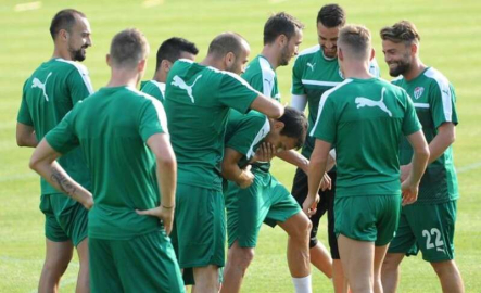 Batalla'nın cezası saha içinde kesildi