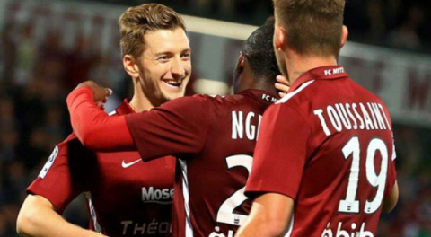 Bursaspor'dan sürpriz sağ bek hamlesi!