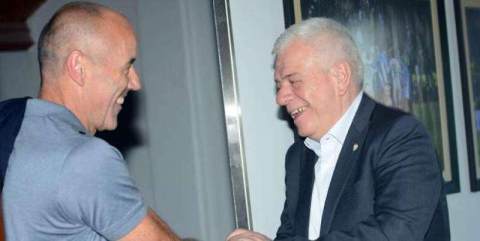 Tesisleri gezdi