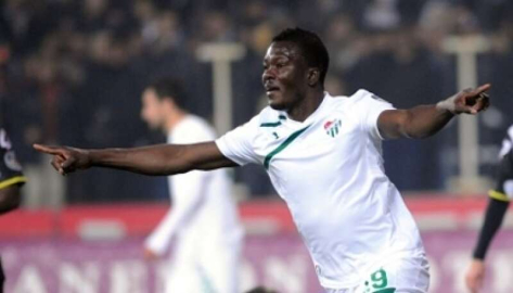 Teteh Bangura amatöre gidiyor