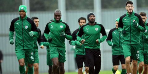 Moussa Sow sevinci