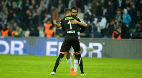 Harun'dan kutlama mesajı