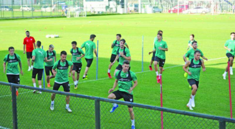 Yeşil Beyazlı futbolcular gölgeye koştu!