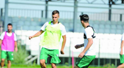 Jani Atanasov göze girmeye çalışıyor