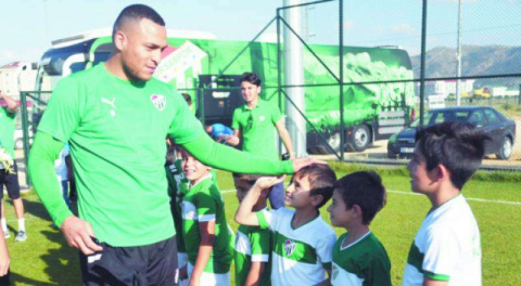 Bursaspor'un Afyon kampında renkli görüntüler