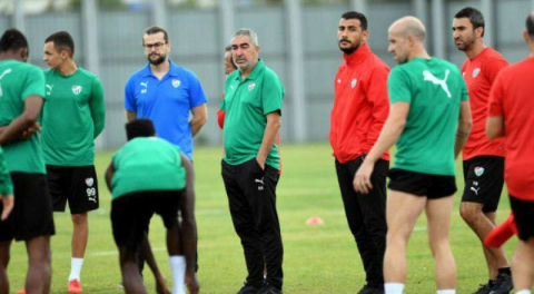 Samet Aybaba kapıları kapattı