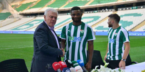 Ali Ay harıl harıl çalışıyor