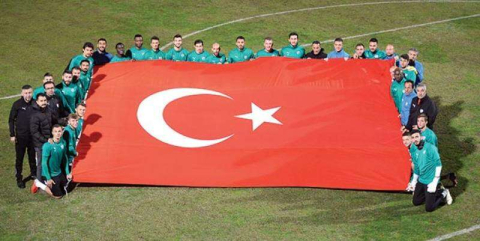 Ne mutlu Türküm diyene!