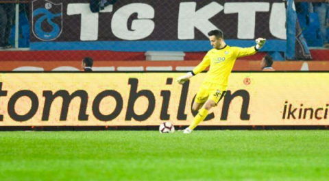 'Çıkın, kendiniz gibi oynayın'