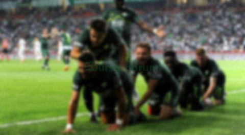 Forvette kim oynayacak?