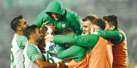 Buram buram Vakıfköy kokuyor