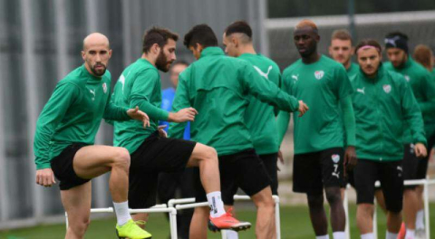 Timsah 4 eksikle başladı