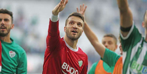 Okan'dan alkışlanacak hareket