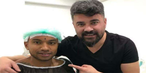 Önce feshetti sonra saç ektirdi