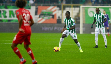 İki oyuncumuz ıslıklandı !