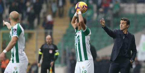 Yan top geri pas tepki çekti