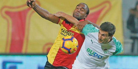 Kendi özeleştirimi yaparım