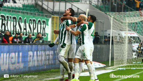 Galibiyete hakem ve direk engeli!