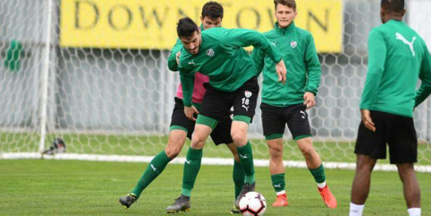 Biri sizi gözetliyor