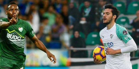 Sakho'ya kulübe yolu gözüktü