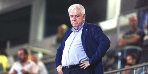 Küme düşürdü. Kaçıyor!