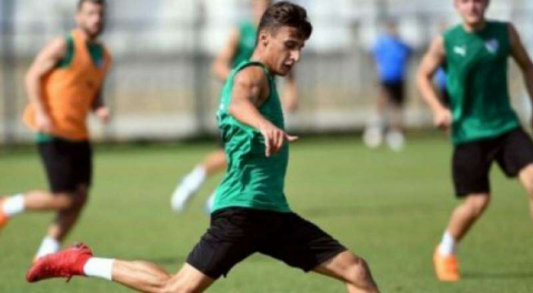 Bursaspor'un sözleşme imzalamadığı genç oyuncuya teklif yağıyor!