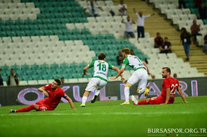 Bursasporumuz taraftarı önünde kazandı