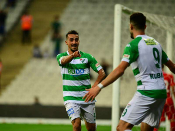 Kubilay veriyor Emirhan atıyor