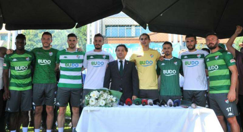 8 futbolcu imzaladı 