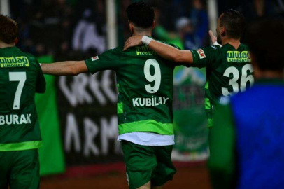 Bursaspor, Adana'dan galibiyet ile dönüyor 