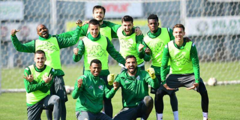Timsahın keyfi yerinde