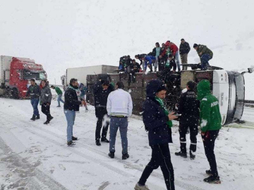 Taraftarımız kaza geçirdi ! (Ağır yaralı yok)