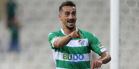 Emirhan yine tribünde