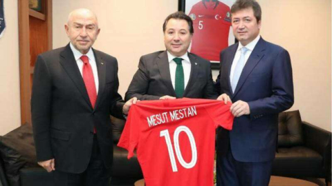 Mesut Mestan ve Nihat Özdemir arasında neler konuşuldu?