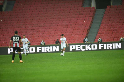 Timsahlar 2 fire verdi