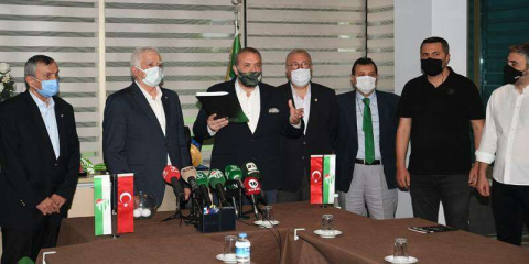 Başkan adayı Erkan Kamat listesini Divan Kurulu’na sundu