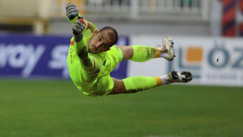 Bursaspor aradığı kaleciyi İzmir'de buldu !