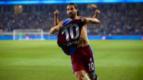 Anlaşma iptal olunca futbolu bıraktı