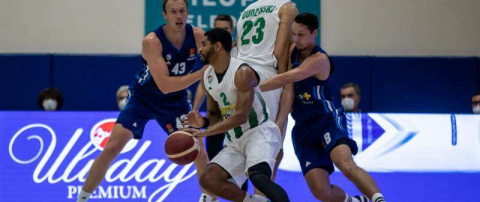 Frutti Extra Bursaspor, Alba Berlin'i devirdi!