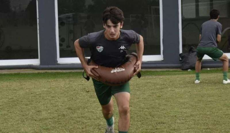 Bursaspor transferi bitirdi! İdmanlara çıkıyor… 