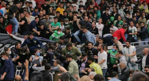 Bursaspor - Beşiktaş maçında ortalık karıştı!