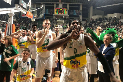 Ruhunu koy ortaya, kupalar gelecek sonra! Birazdan tarihi final.. 