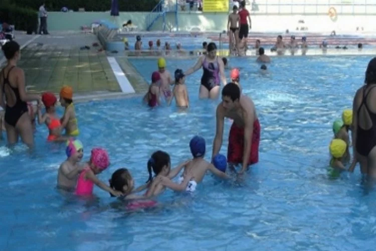 Bursaspor’da yüzme yaz okulu başlıyor