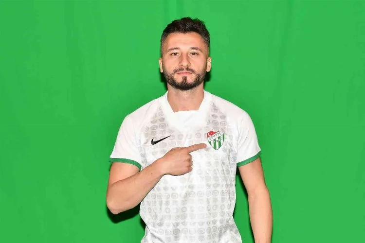 Bursaspor'un yeni kaptanı Enver Cenk Şahin